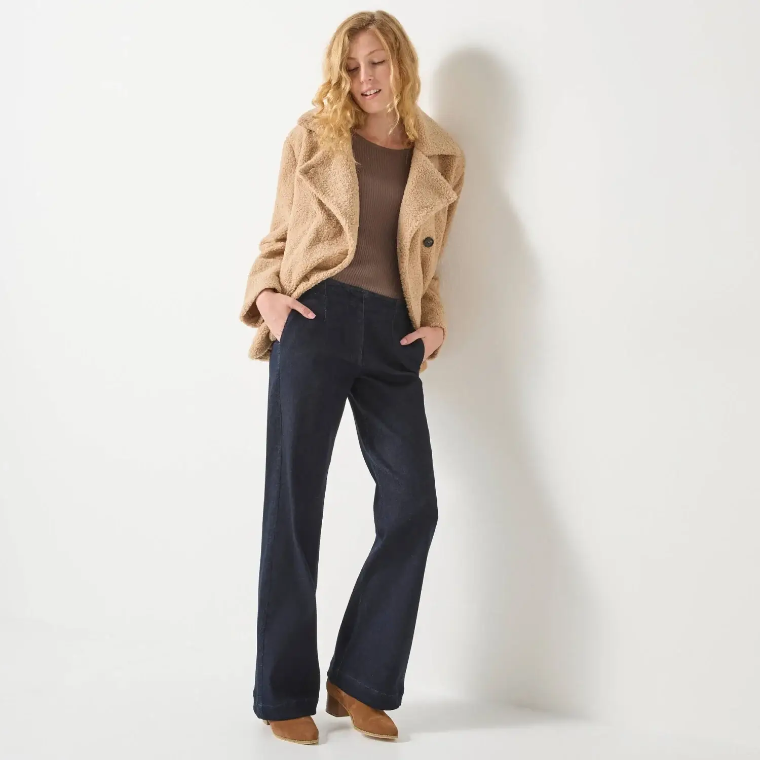 Široké kalhoty s teplým kabátkem