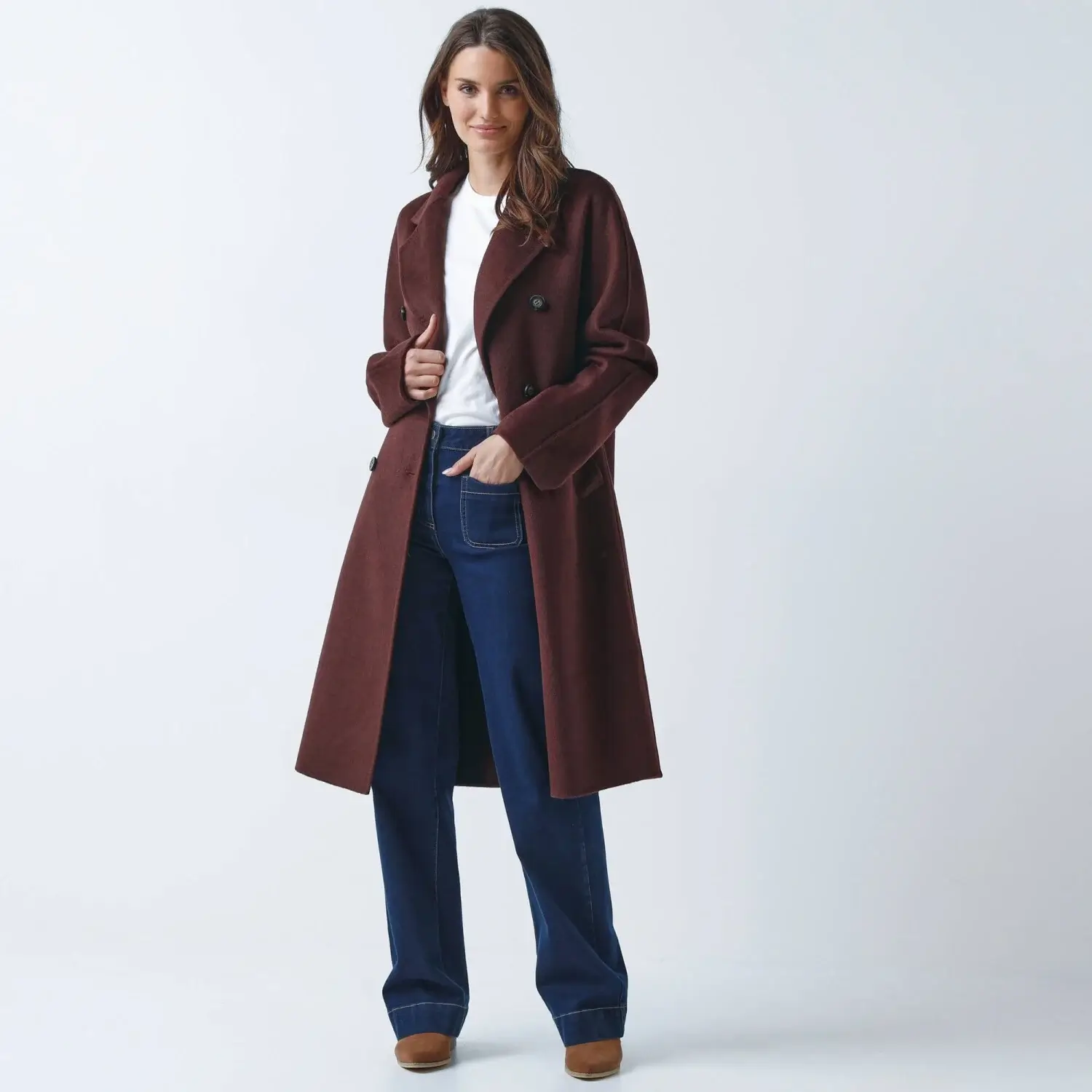 Široké džíny s teplým kabátem