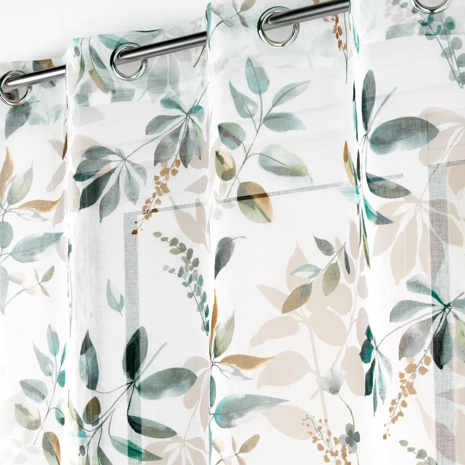 Závěs se vzorem květin